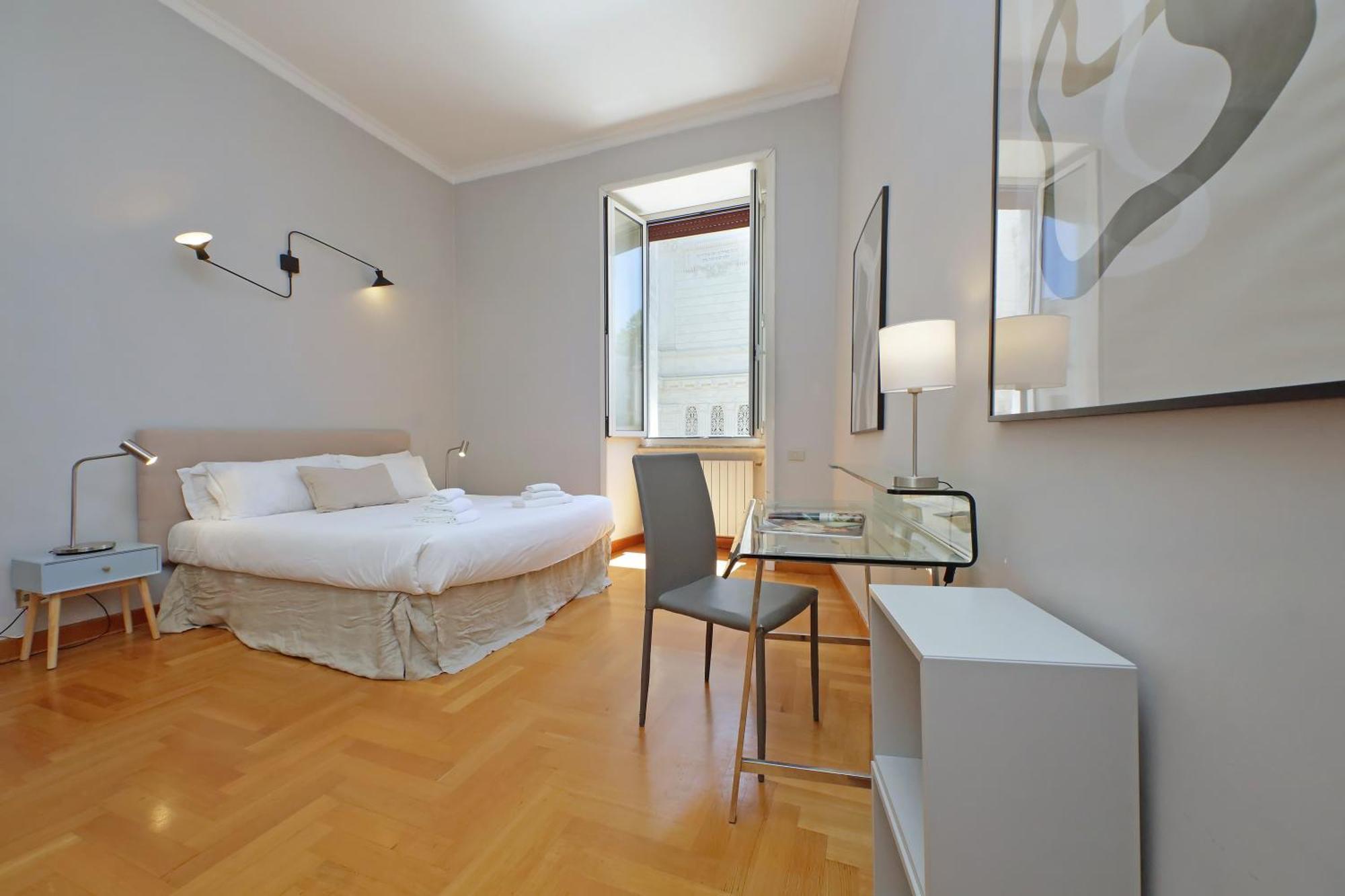 Luxury In The Ghetto's Heart * Roma