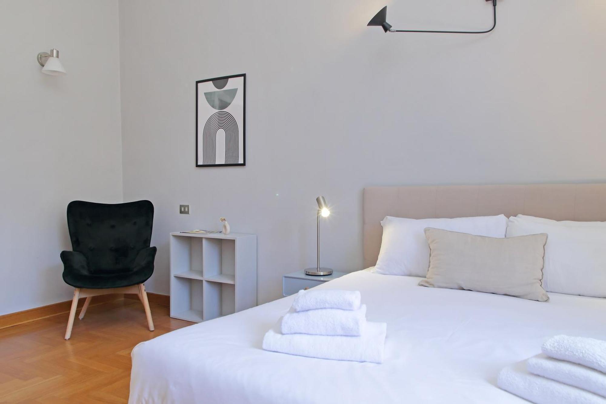 Luxury In The Ghetto's Heart * Roma